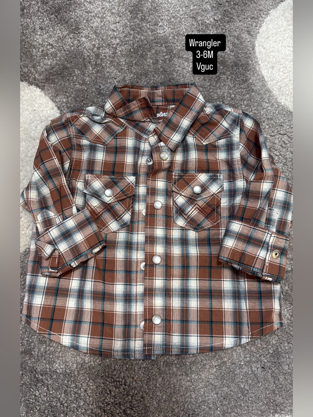 Wrangler Brown Plaid pearl Button-Down Shirt with Blue and White Accents